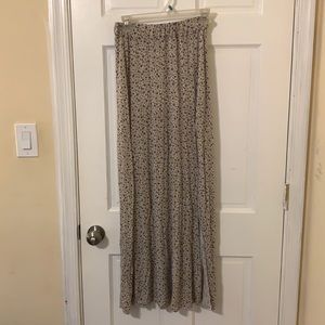 Brandy Melville/ high waisted maxi skirt